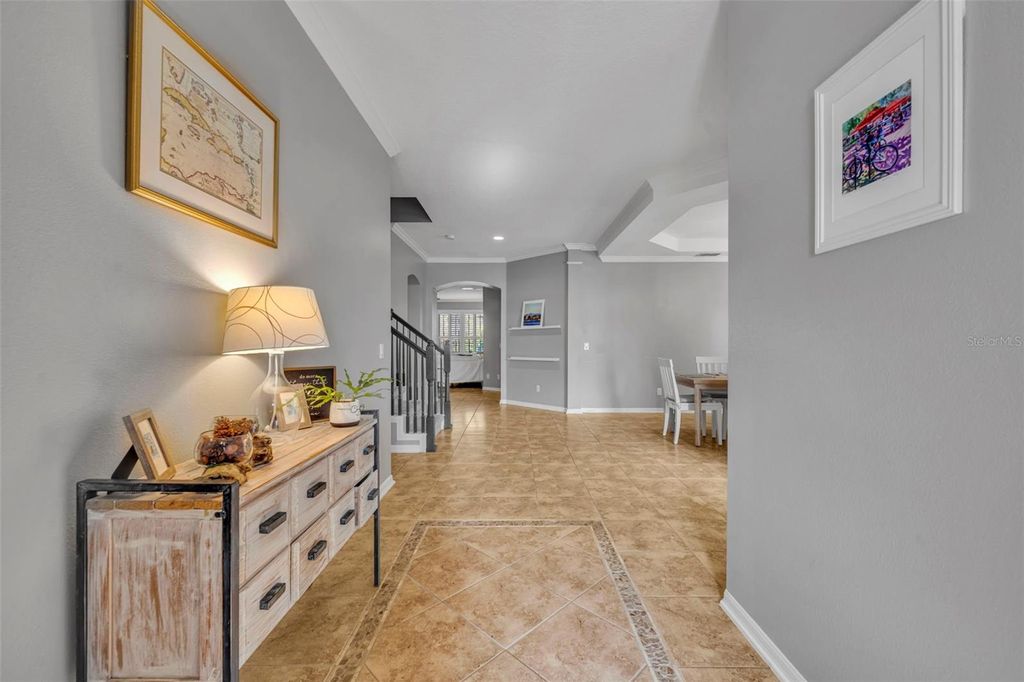 Photo of 607 E Oakland Avenue, Winter Garden, FL 34787 (MLS # O6372870)