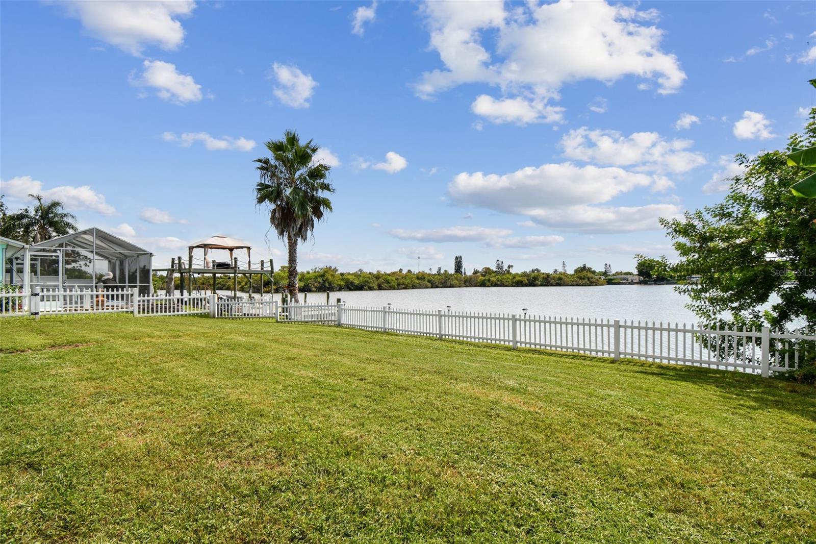 TAHITIAN DEV - Residential