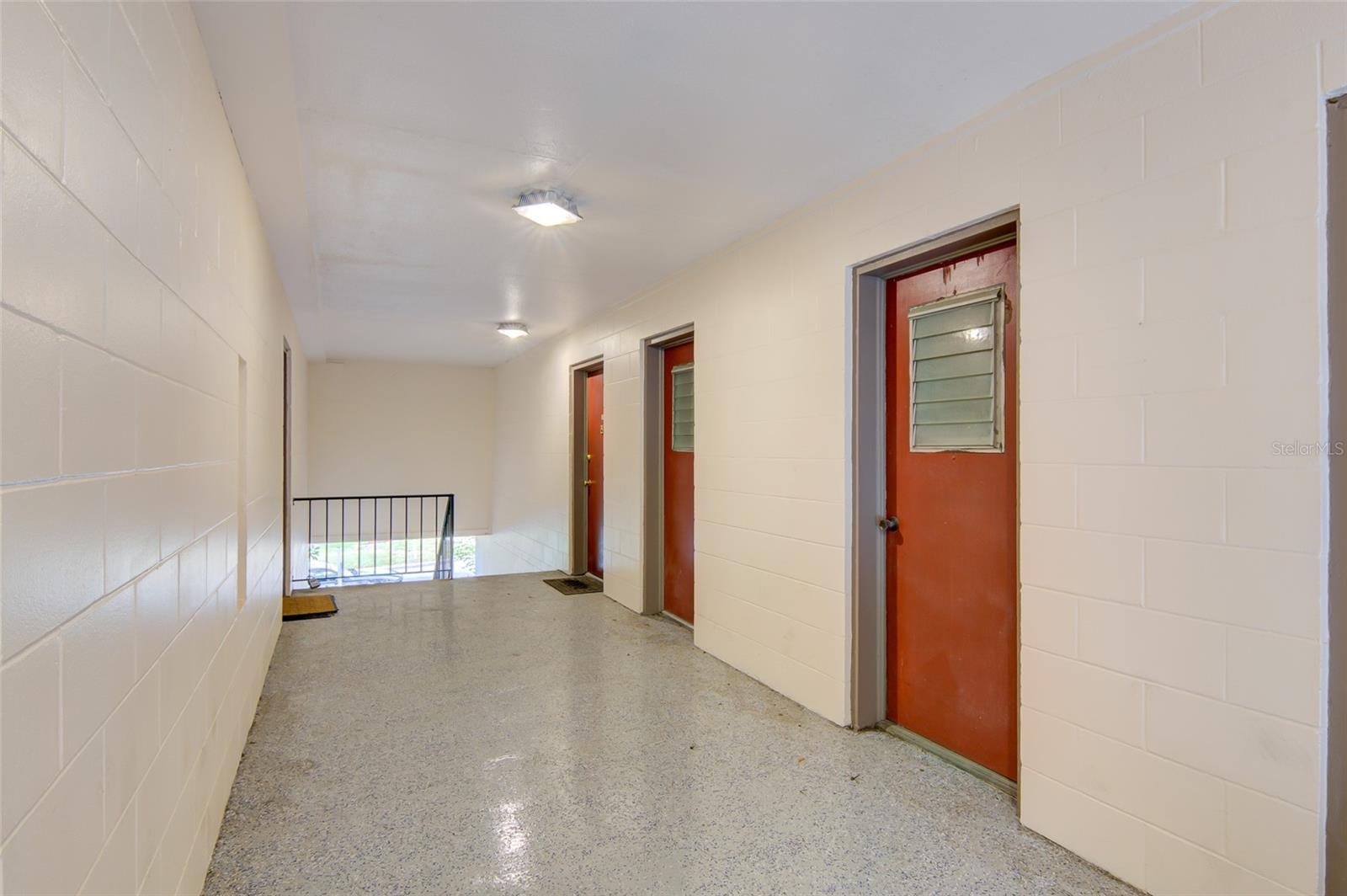 SUMMIT HOUSE - Residential