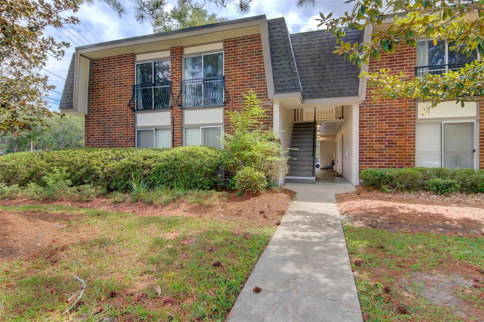 SUMMIT HOUSE - Residential