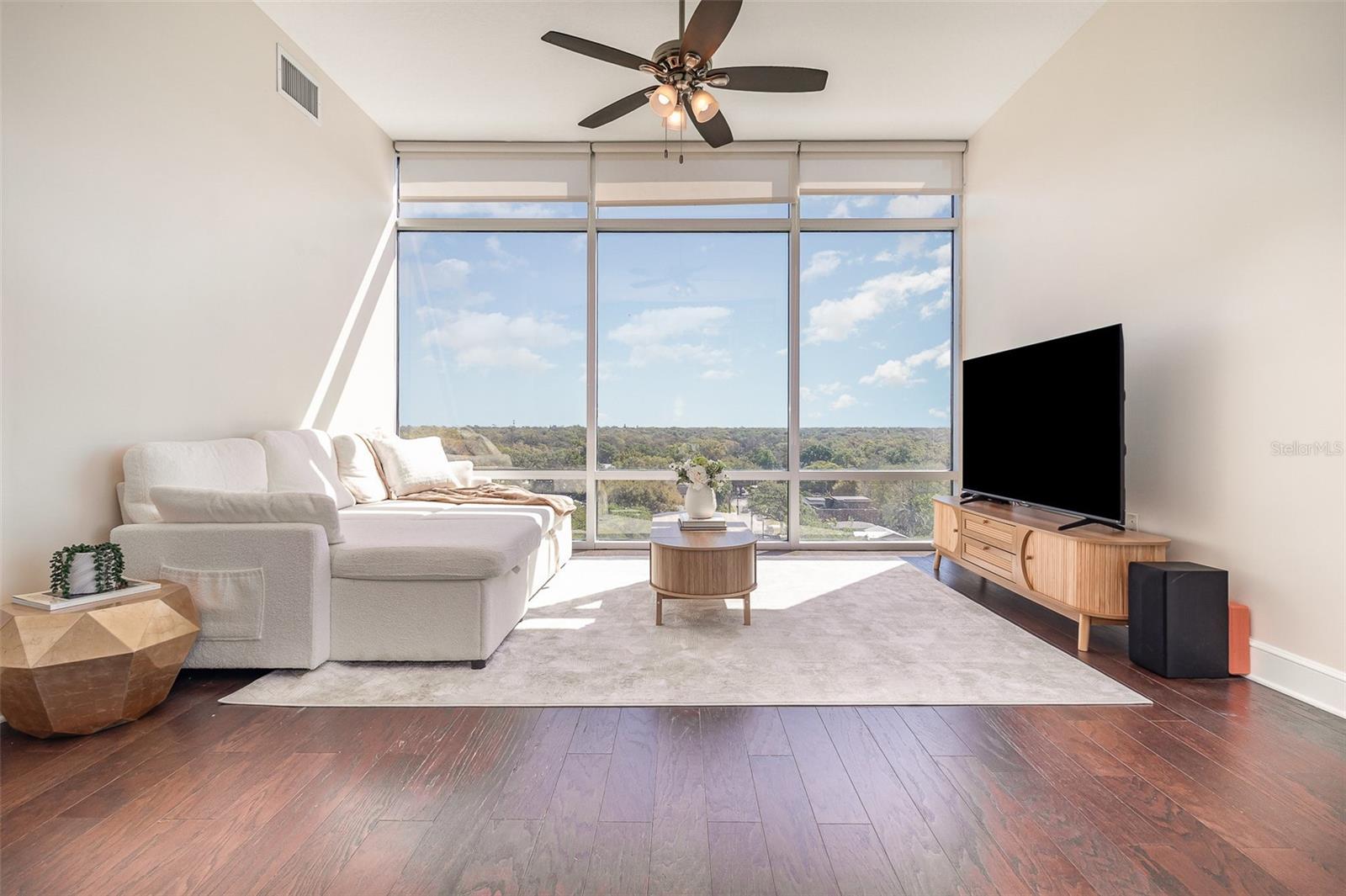 101 S EOLA DR 910