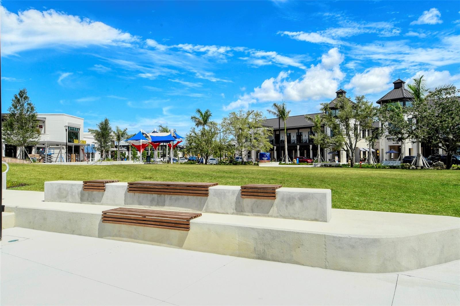 WELLEN PARK GOLF & COUNTRY CLUB - Residential Lease