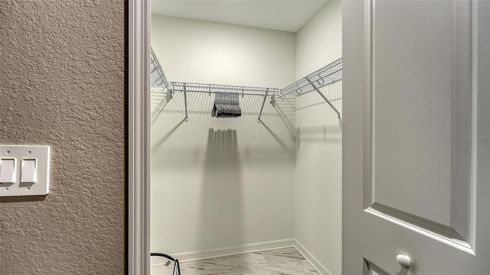 WELLEN PARK GOLF & COUNTRY CLUB - Residential Lease