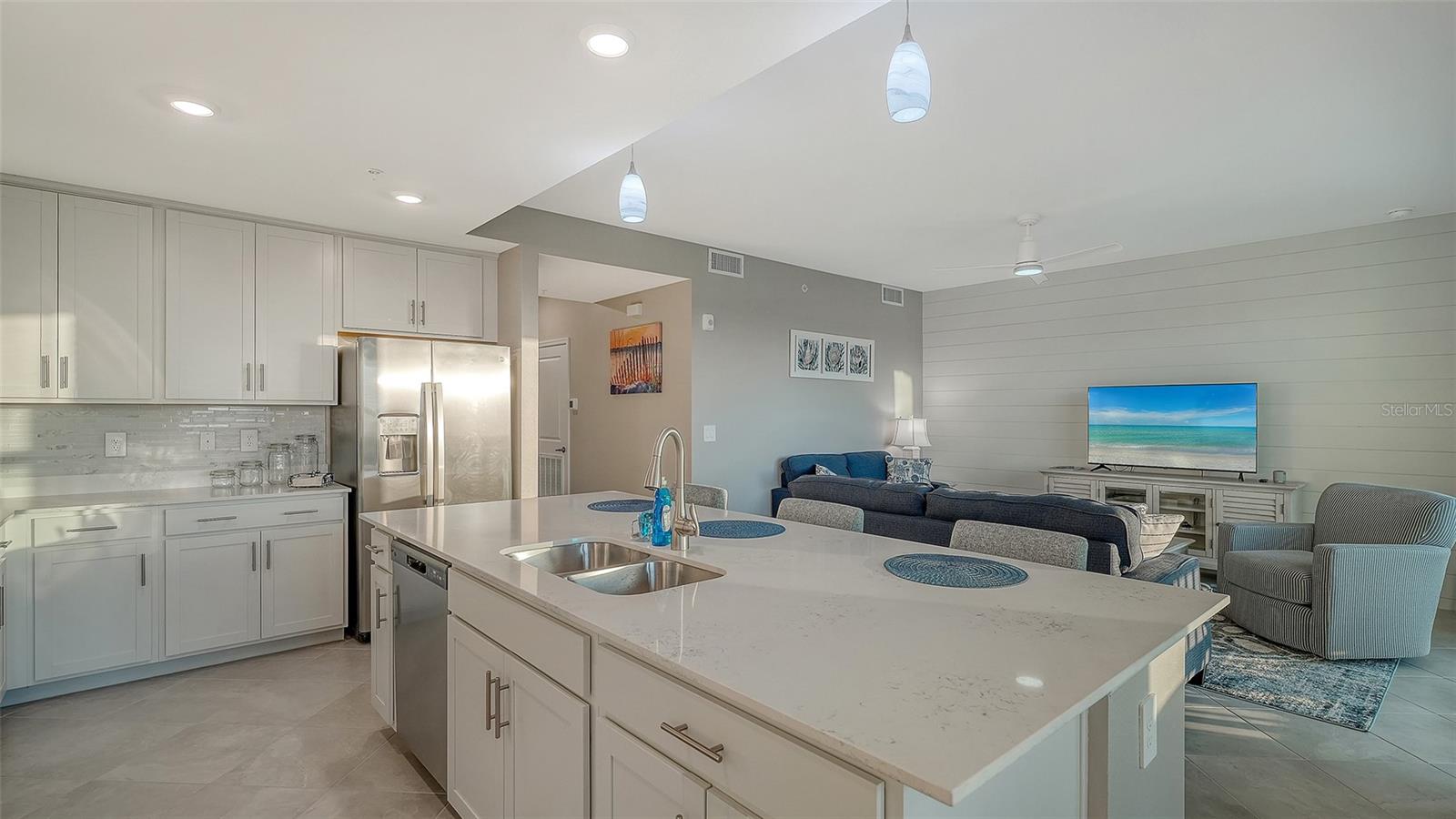 WELLEN PARK GOLF & COUNTRY CLUB - Residential Lease