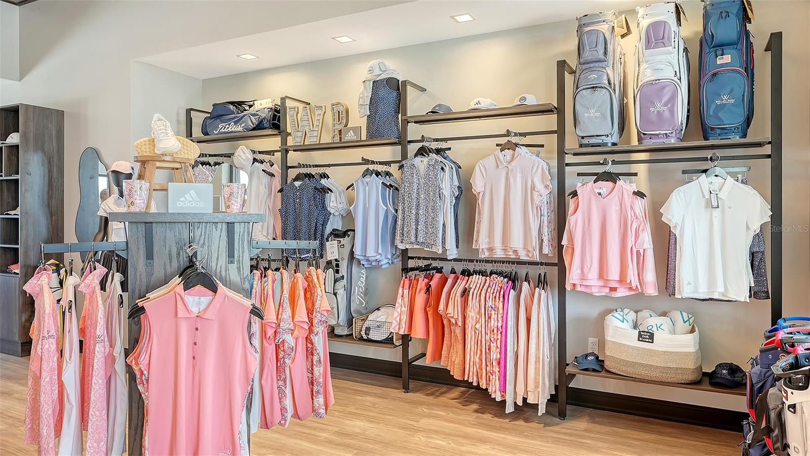 WELLEN PARK GOLF & COUNTRY CLUB - Residential Lease