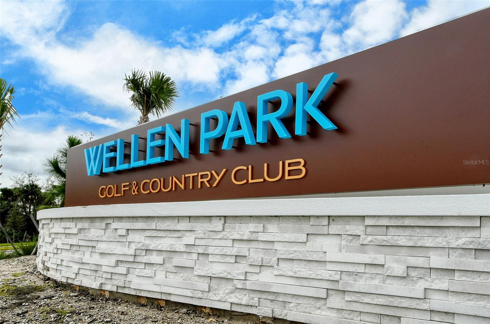 WELLEN PARK GOLF & COUNTRY CLUB - Residential Lease