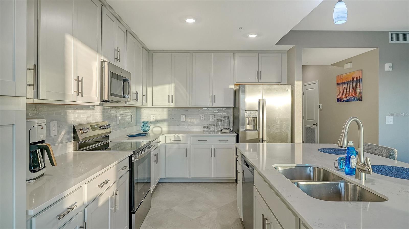 WELLEN PARK GOLF & COUNTRY CLUB - Residential Lease