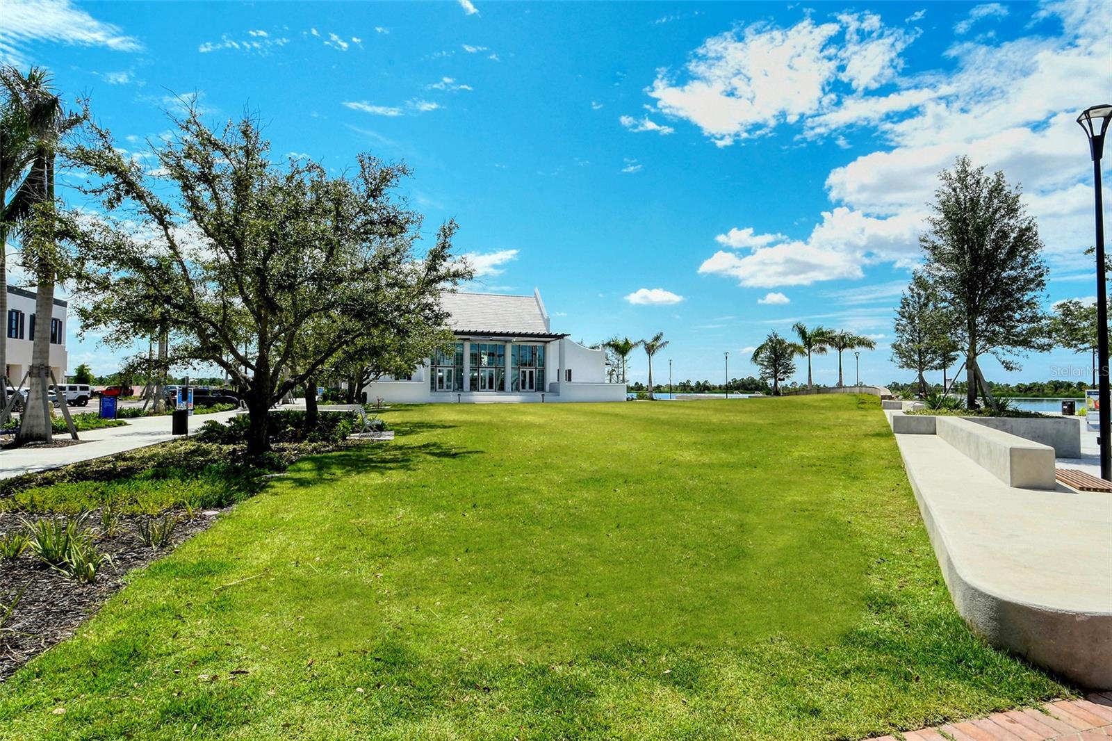 WELLEN PARK GOLF & COUNTRY CLUB - Residential Lease