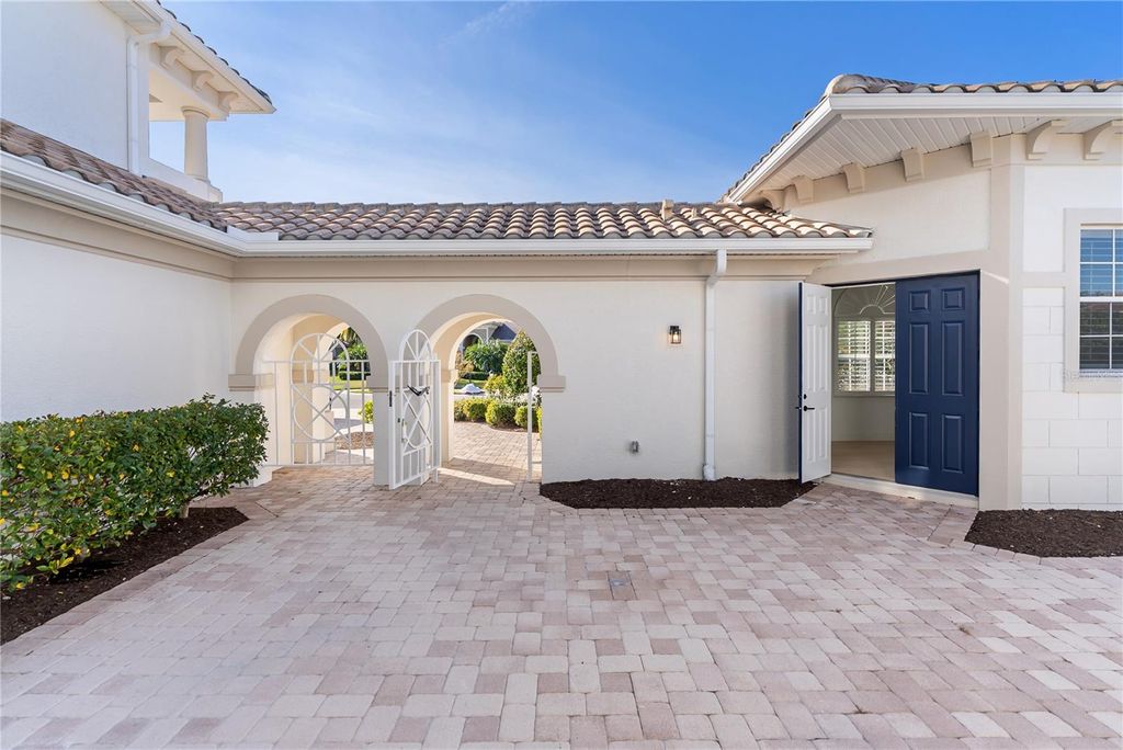 Photo of 11007 Big Bass Place, Bradenton, FL 34212 (MLS # A4681024)