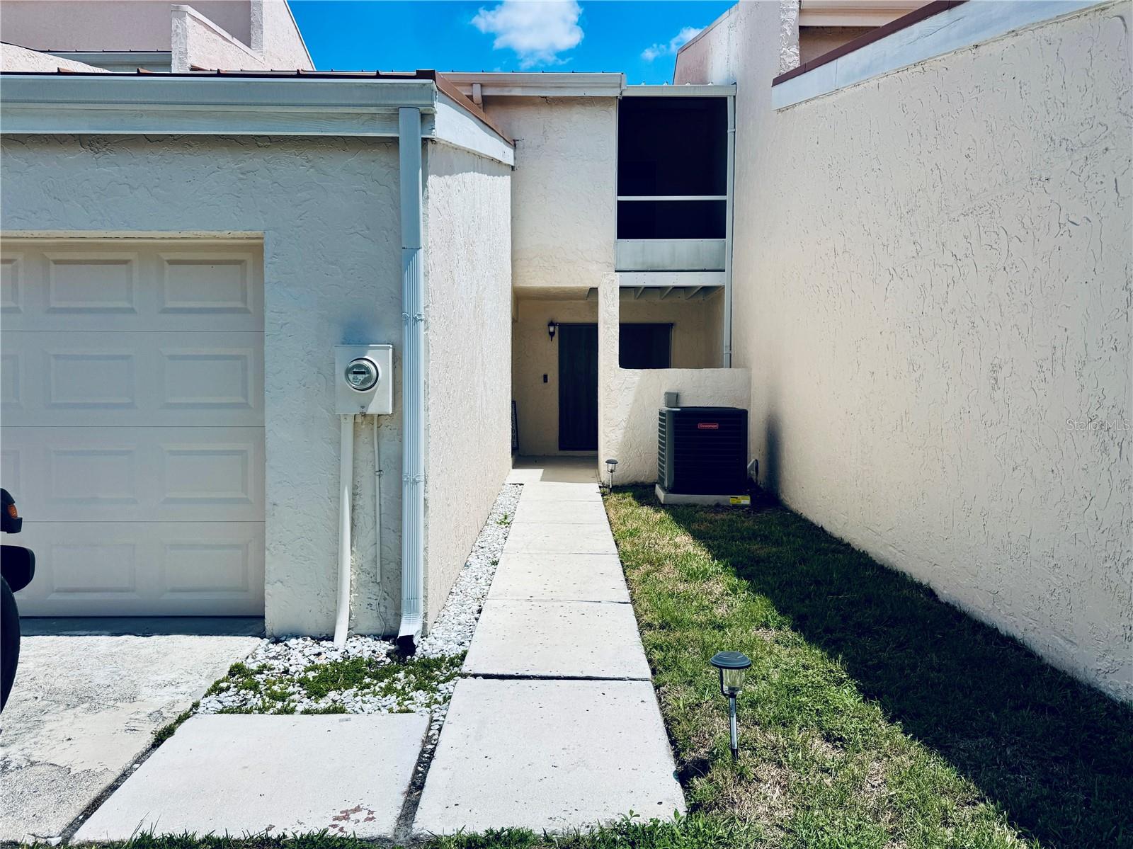4360 OUTRIGGER LANE