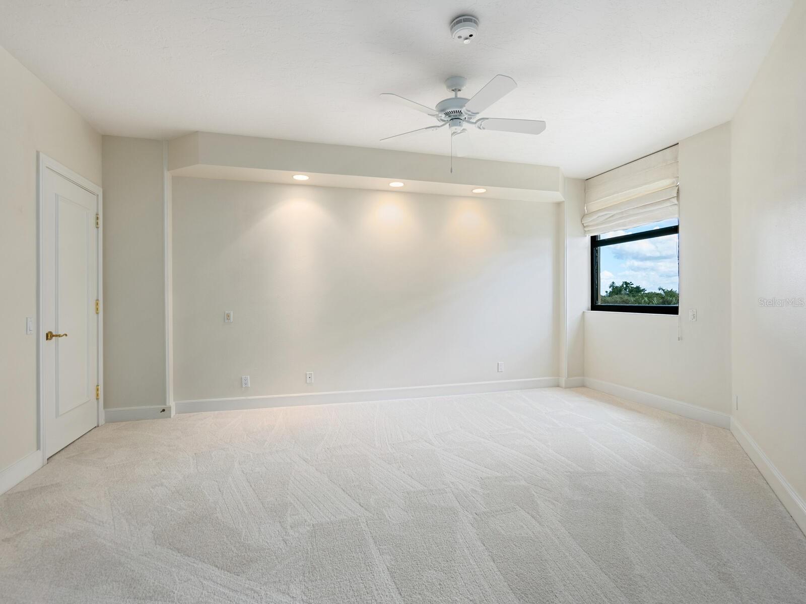 WATER CLUB 01 AT LONGBOAT KEY - Residential