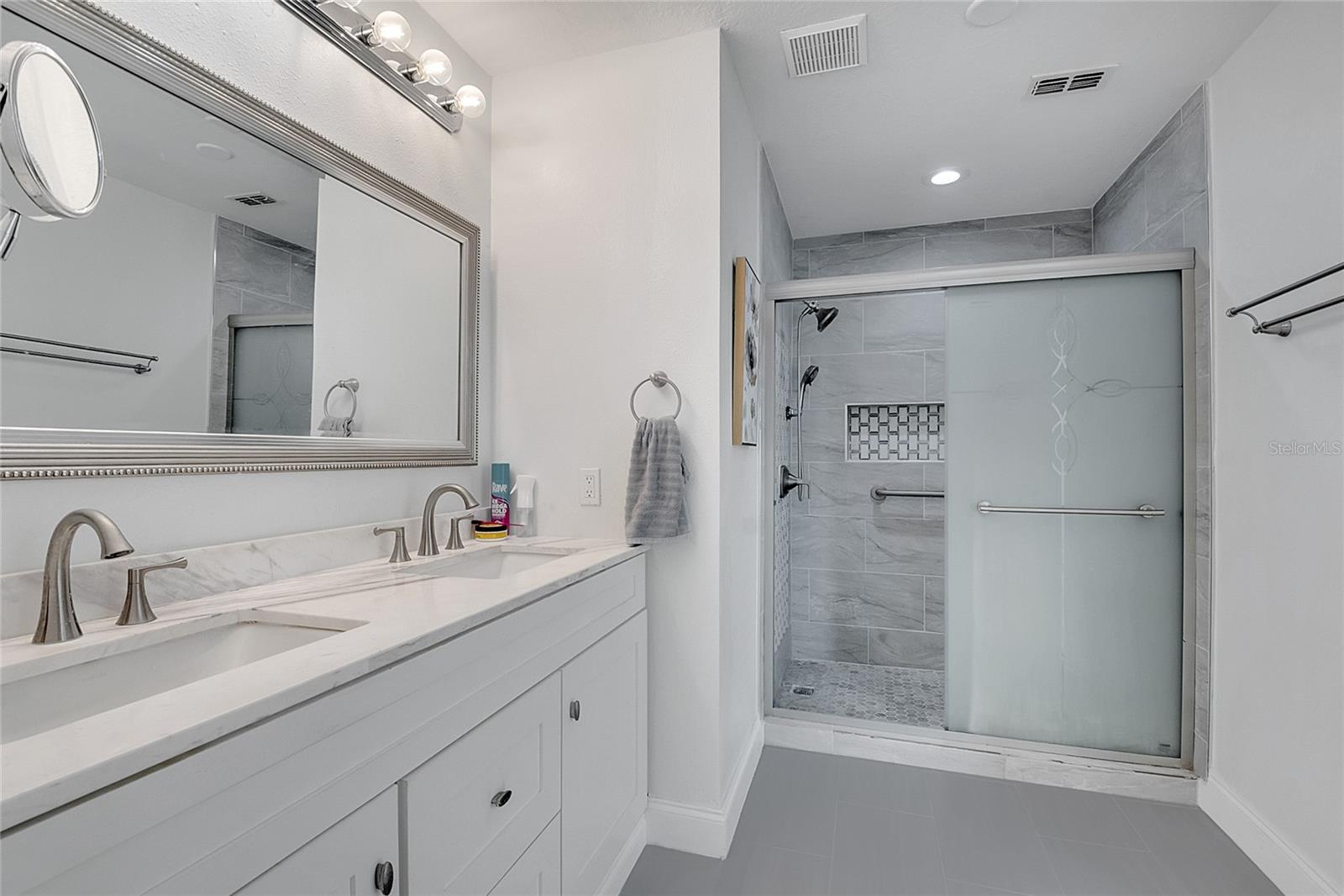 ANDOVER LAKES PH 03B - Residential