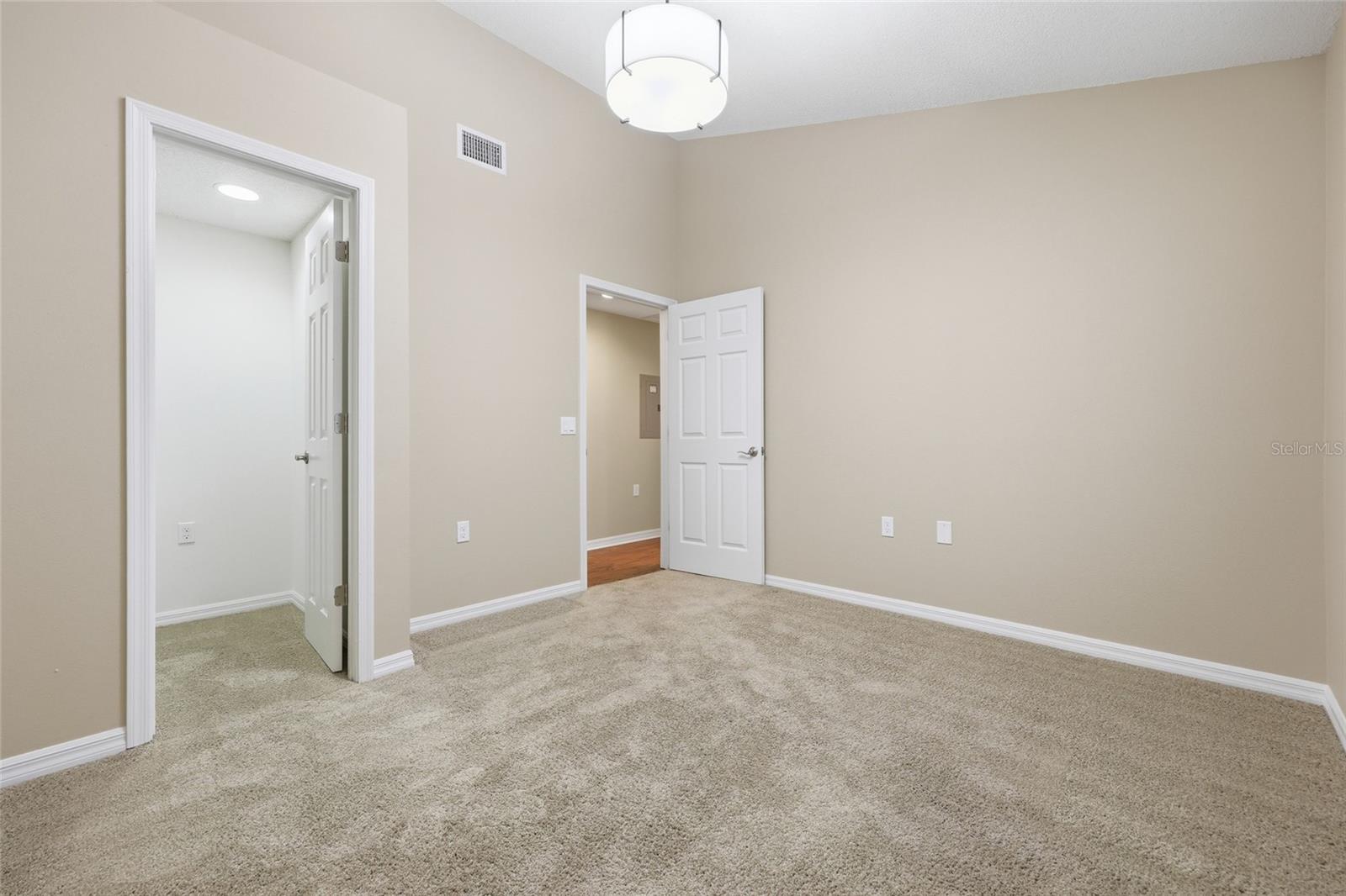 THE LINKS - Residential