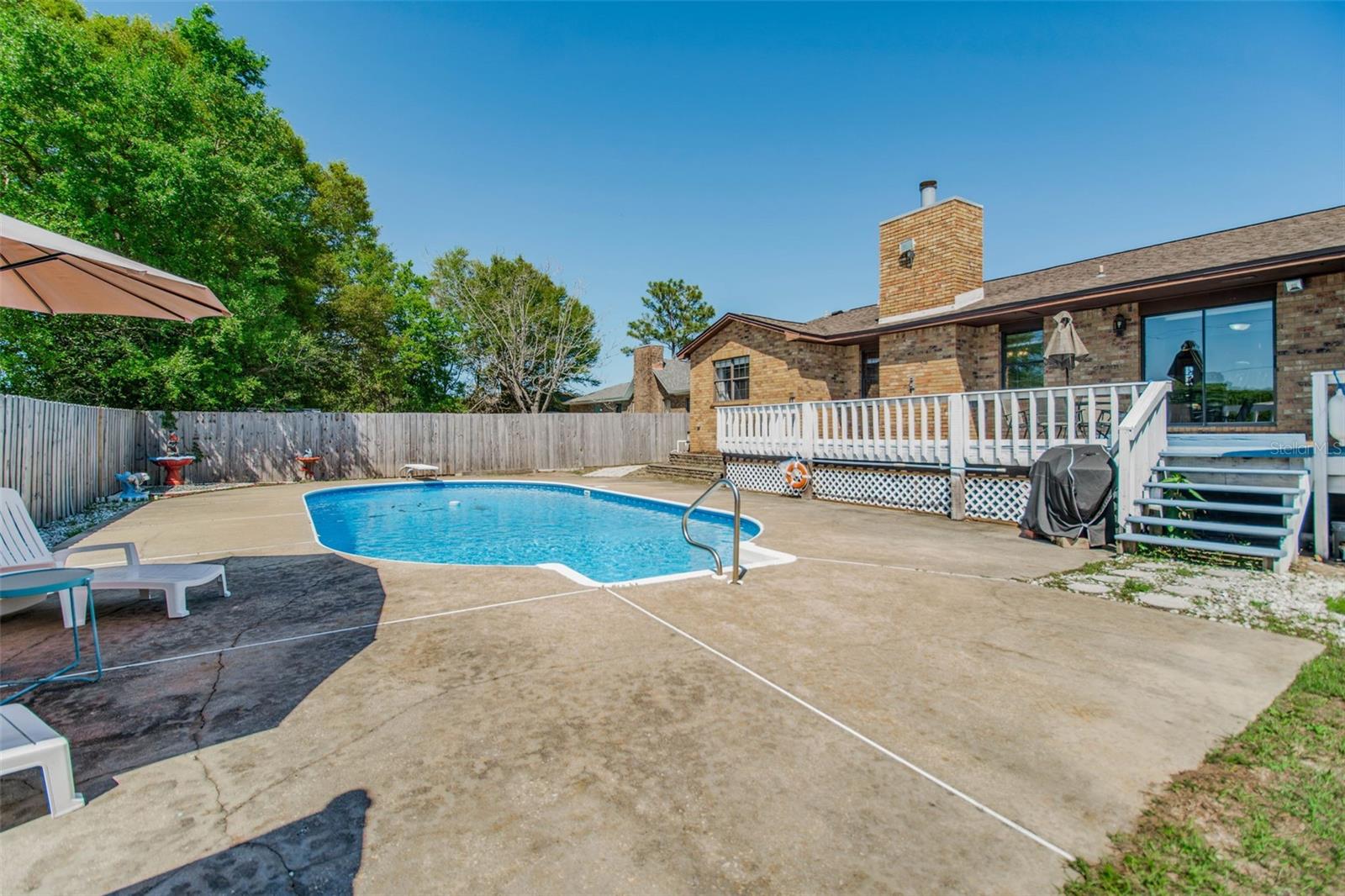 5921 ROBLE LOMA DRIVE