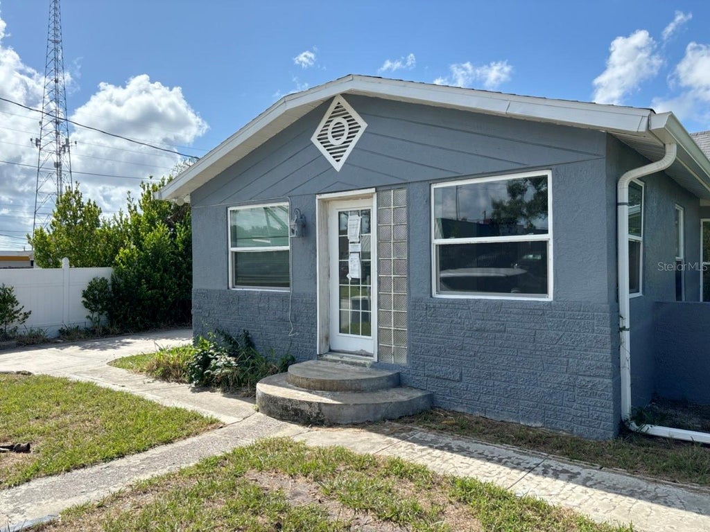 Photo of 1169 Kingsley Street, Clearwater, FL 33756 (MLS # TB8537084)