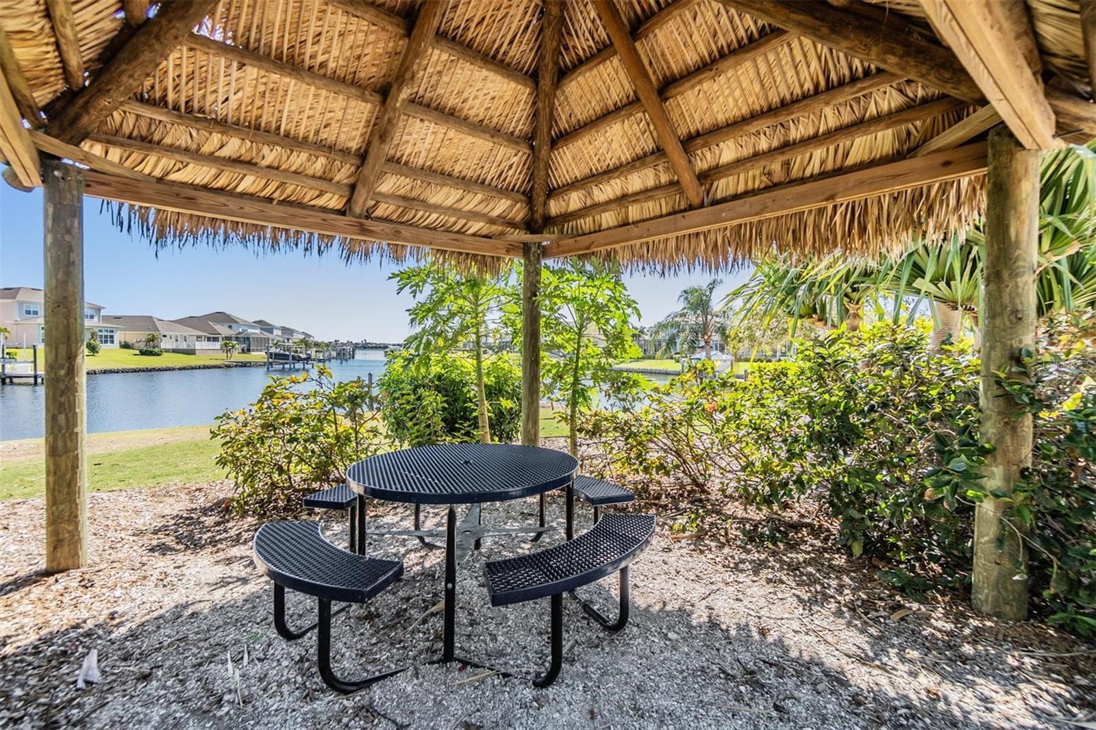 MIRABAY - Residential