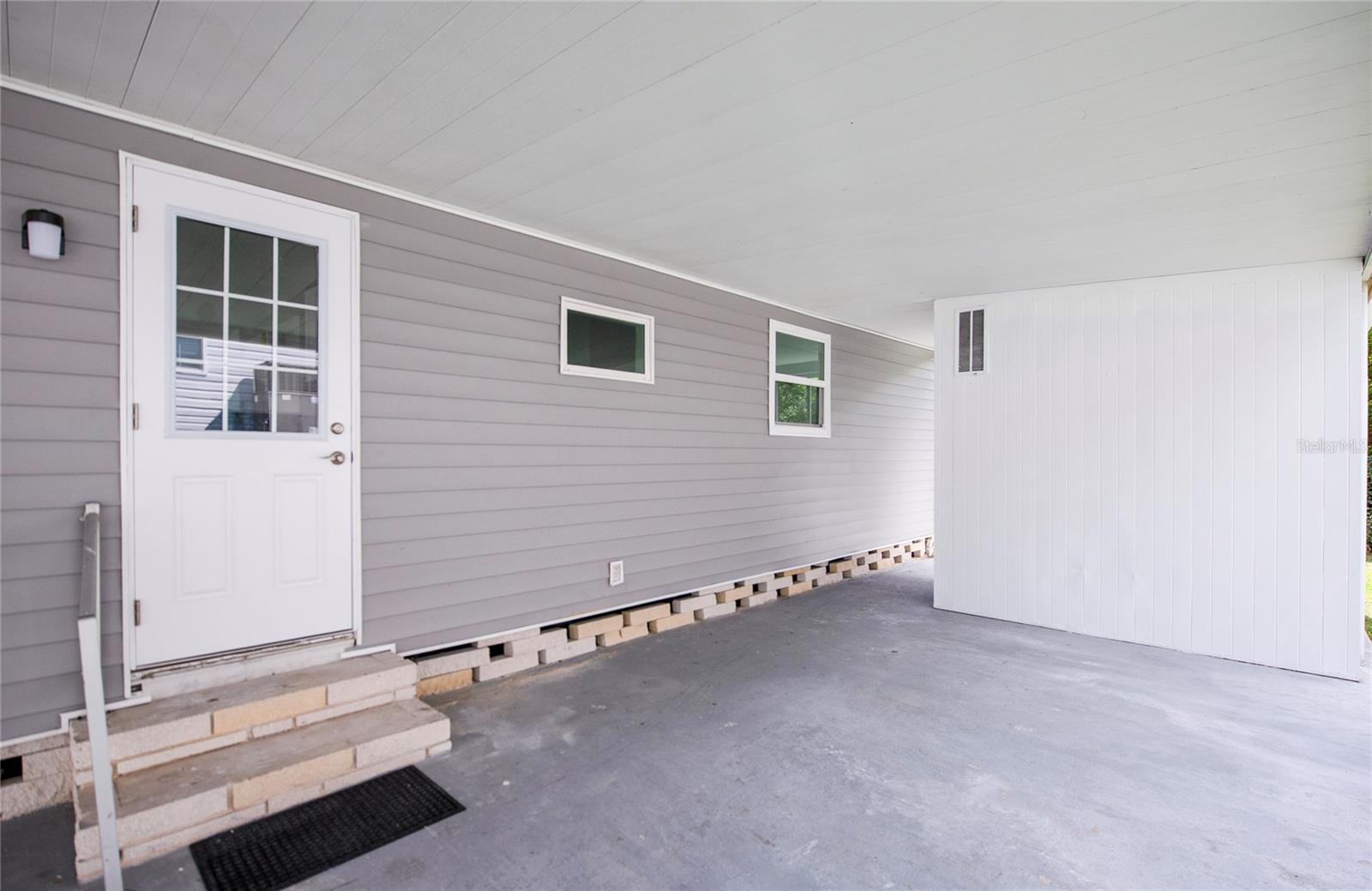 18675 US HIGHWAY 19 N 415