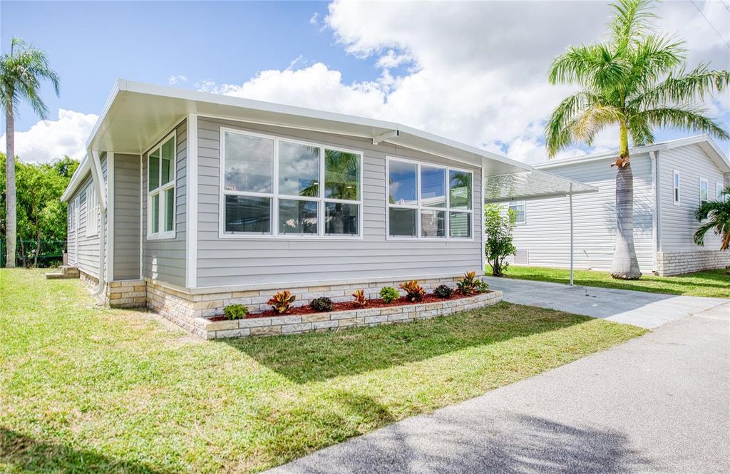 Photo of 18675 Us Highway 19 N #415, Clearwater, FL 33764 (MLS # TB8429487)