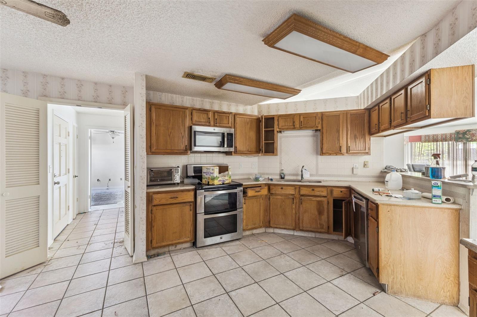 LAKEWOOD AT THE CROSSINGS UNIT 2 - Residential