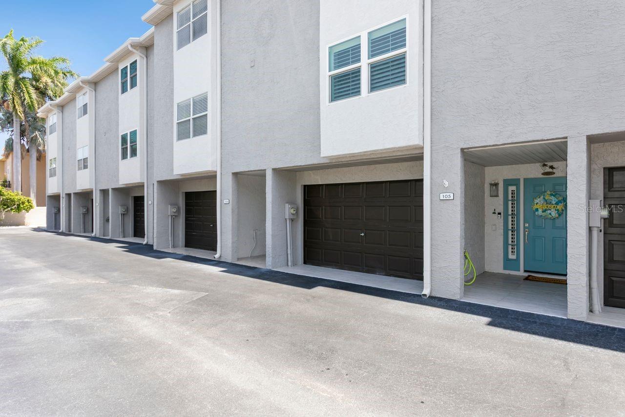 521 PINELLAS BAYWAY S 105