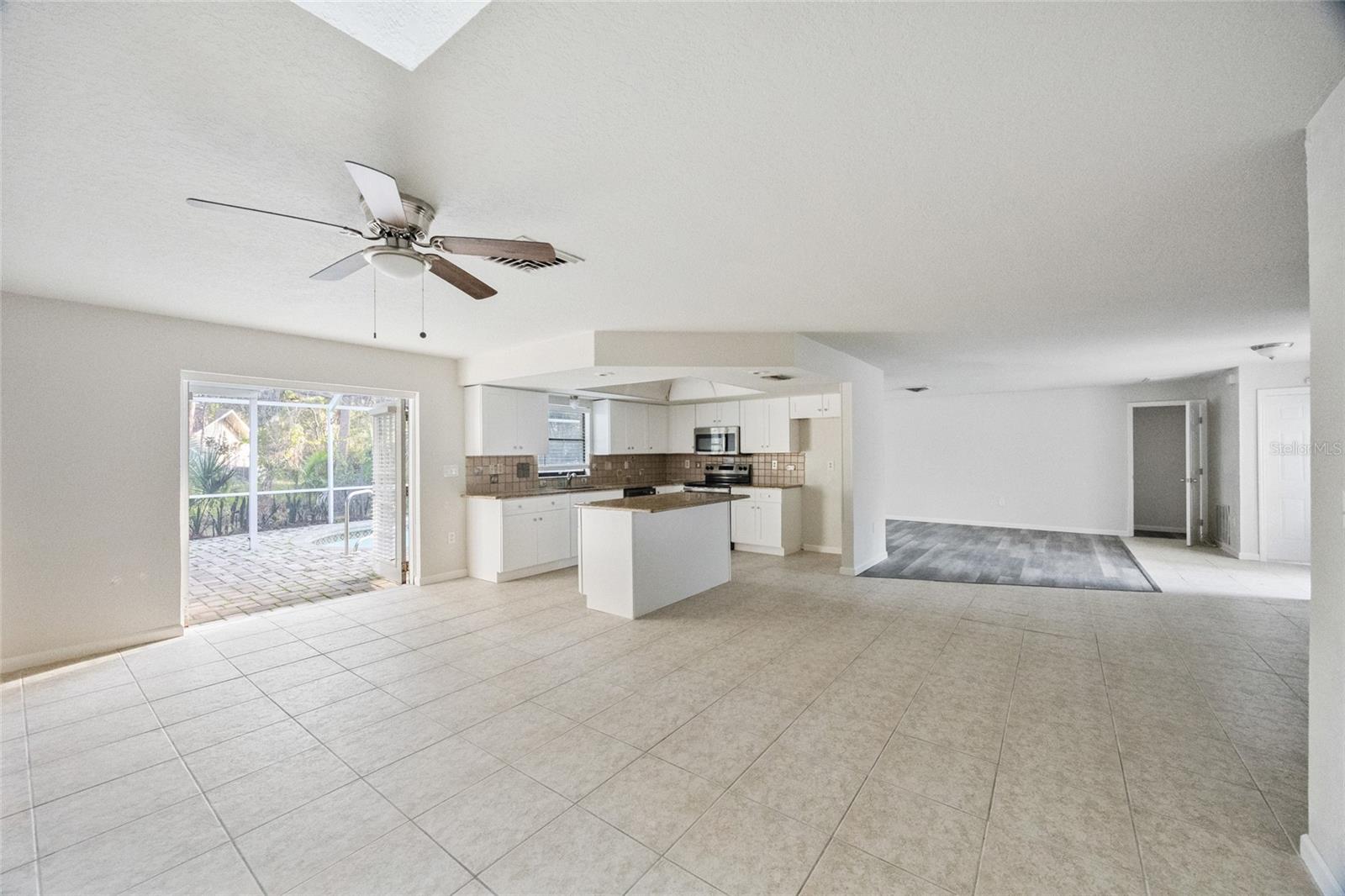 GULF HARBORS WOODLANDS - Residential