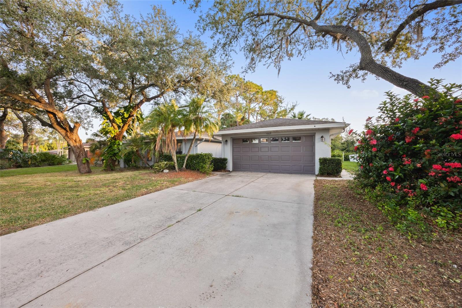 GULF HARBORS WOODLANDS - Residential