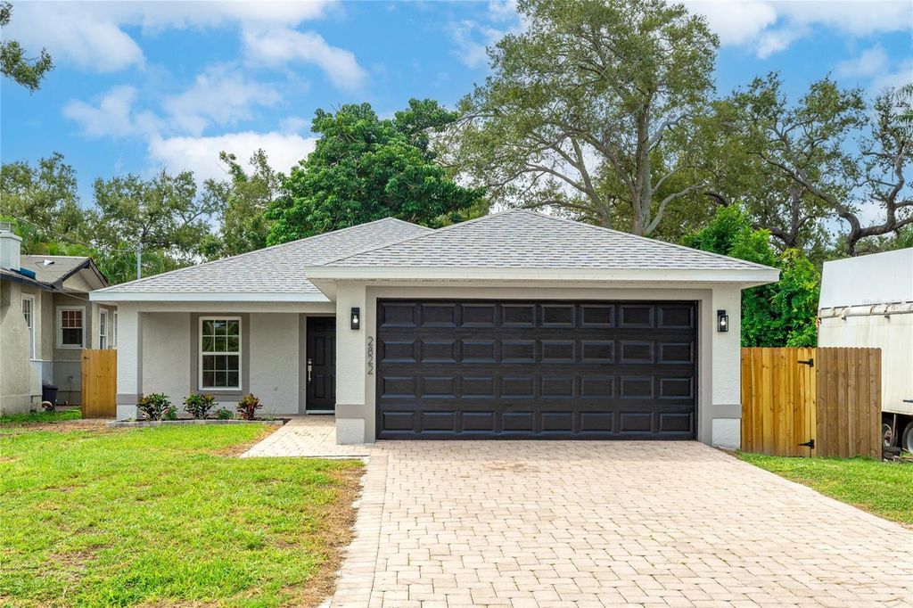 Photo of 2822 Edgewood Lane, Sarasota, FL 34231 (MLS # A4665299)