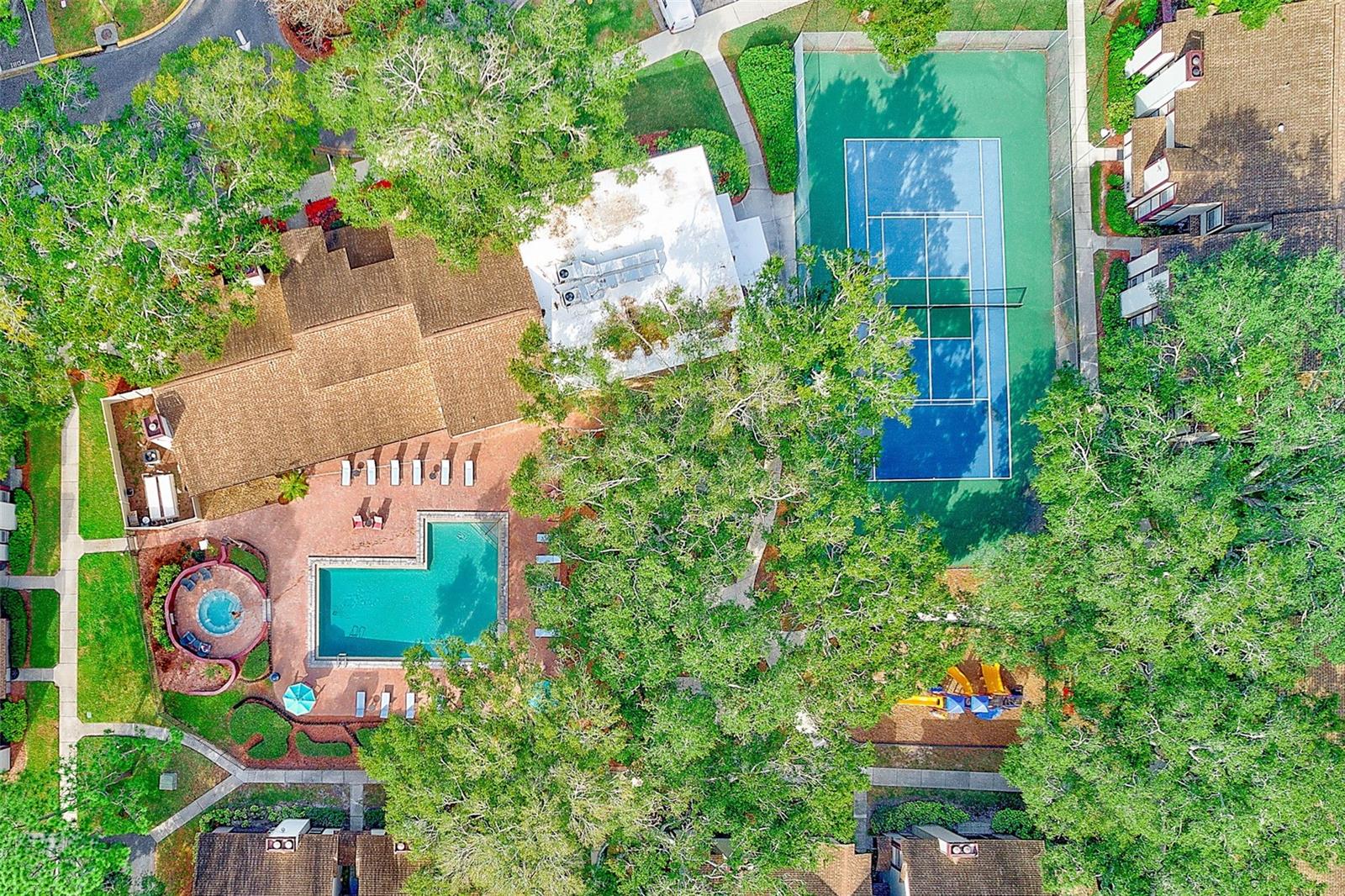 HARBOURTOWNE AT COUNTRY - Residential