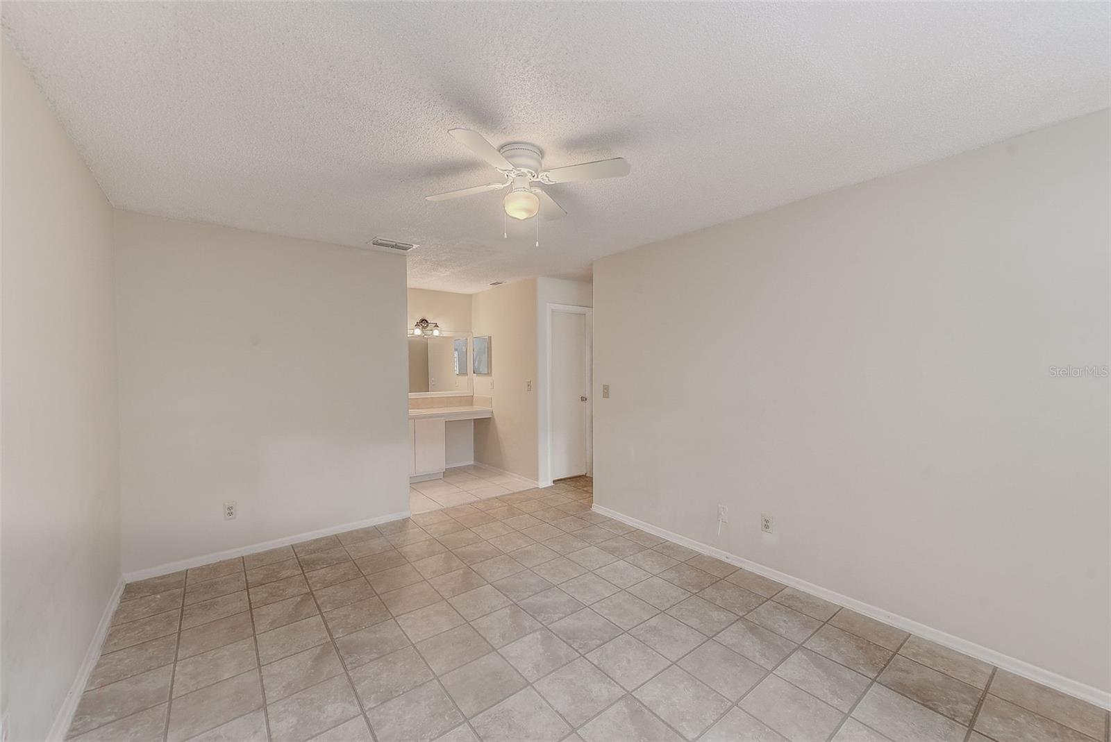 HARBOURTOWNE AT COUNTRY - Residential