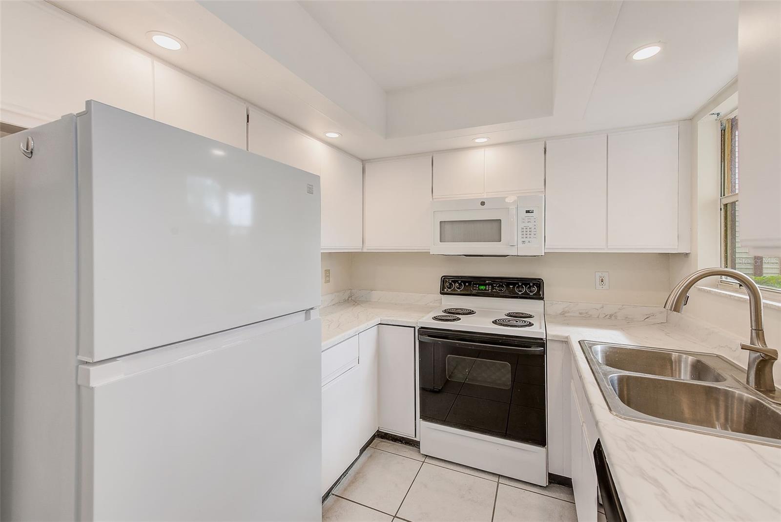 HARBOURTOWNE AT COUNTRY - Residential