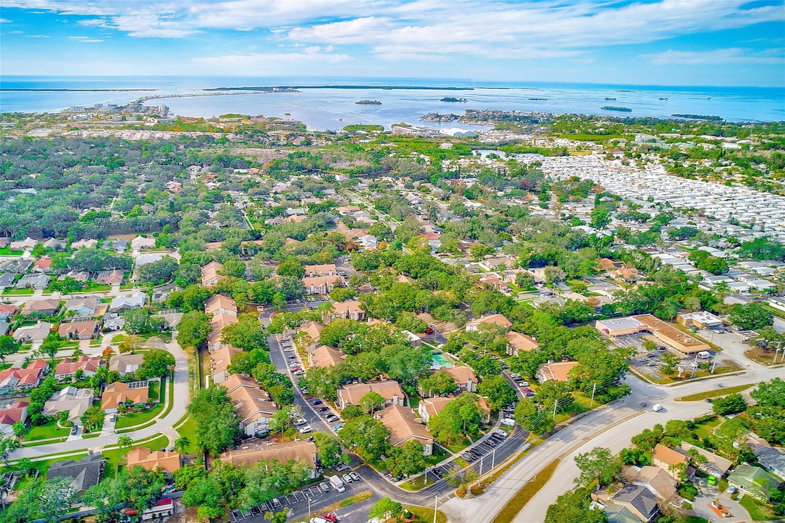 HARBOURTOWNE AT COUNTRY - Residential