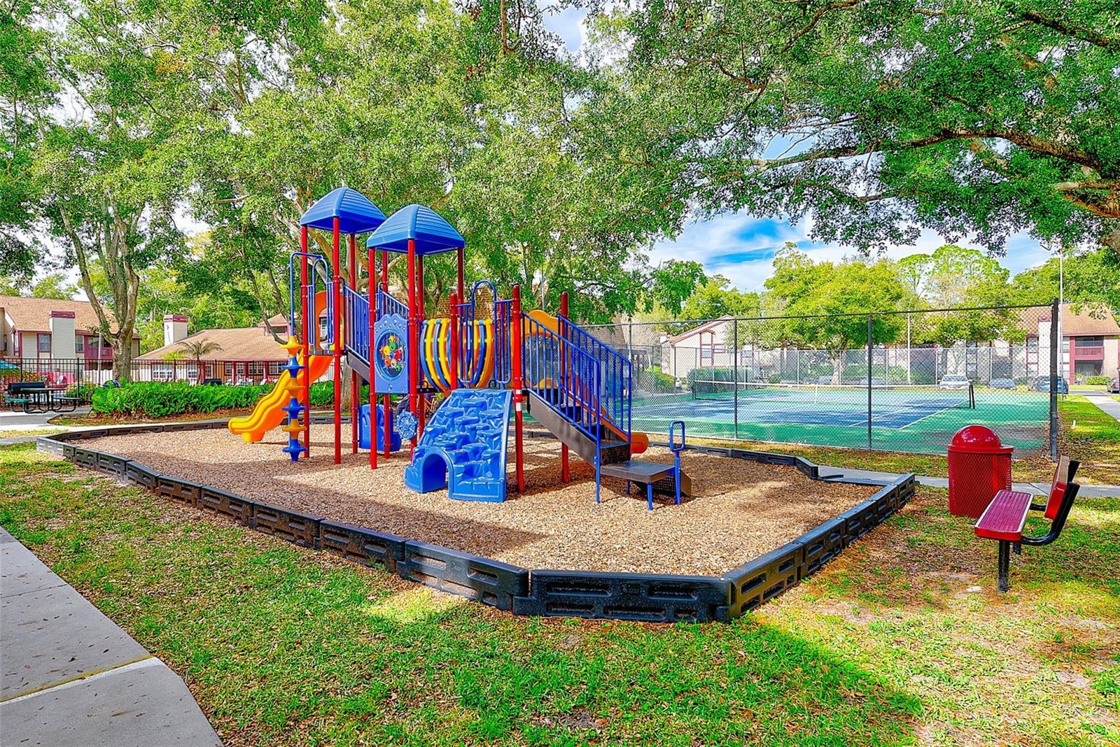 HARBOURTOWNE AT COUNTRY - Residential