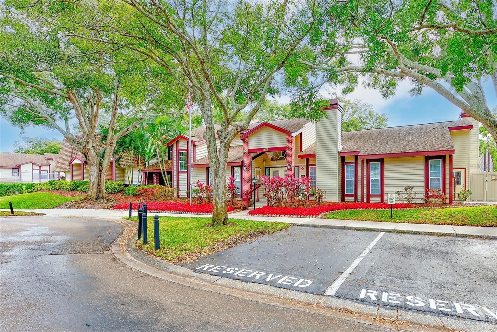 HARBOURTOWNE AT COUNTRY - Residential