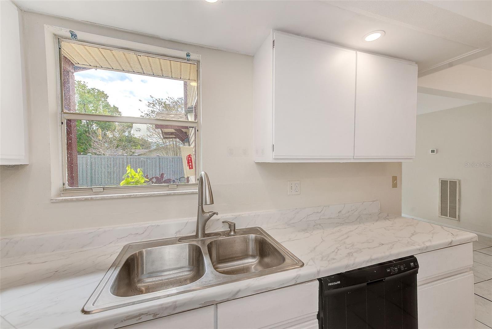 HARBOURTOWNE AT COUNTRY - Residential