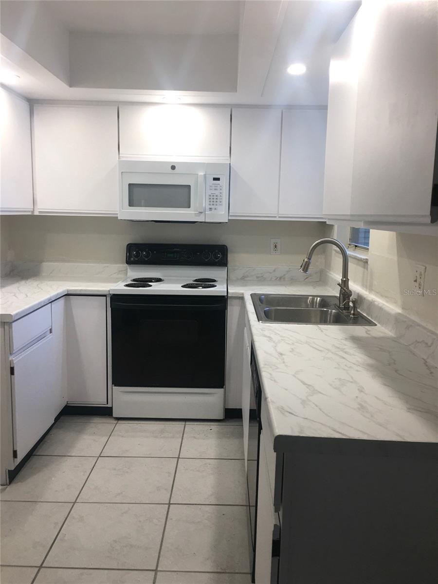 1723 HAMPTON LANE 406