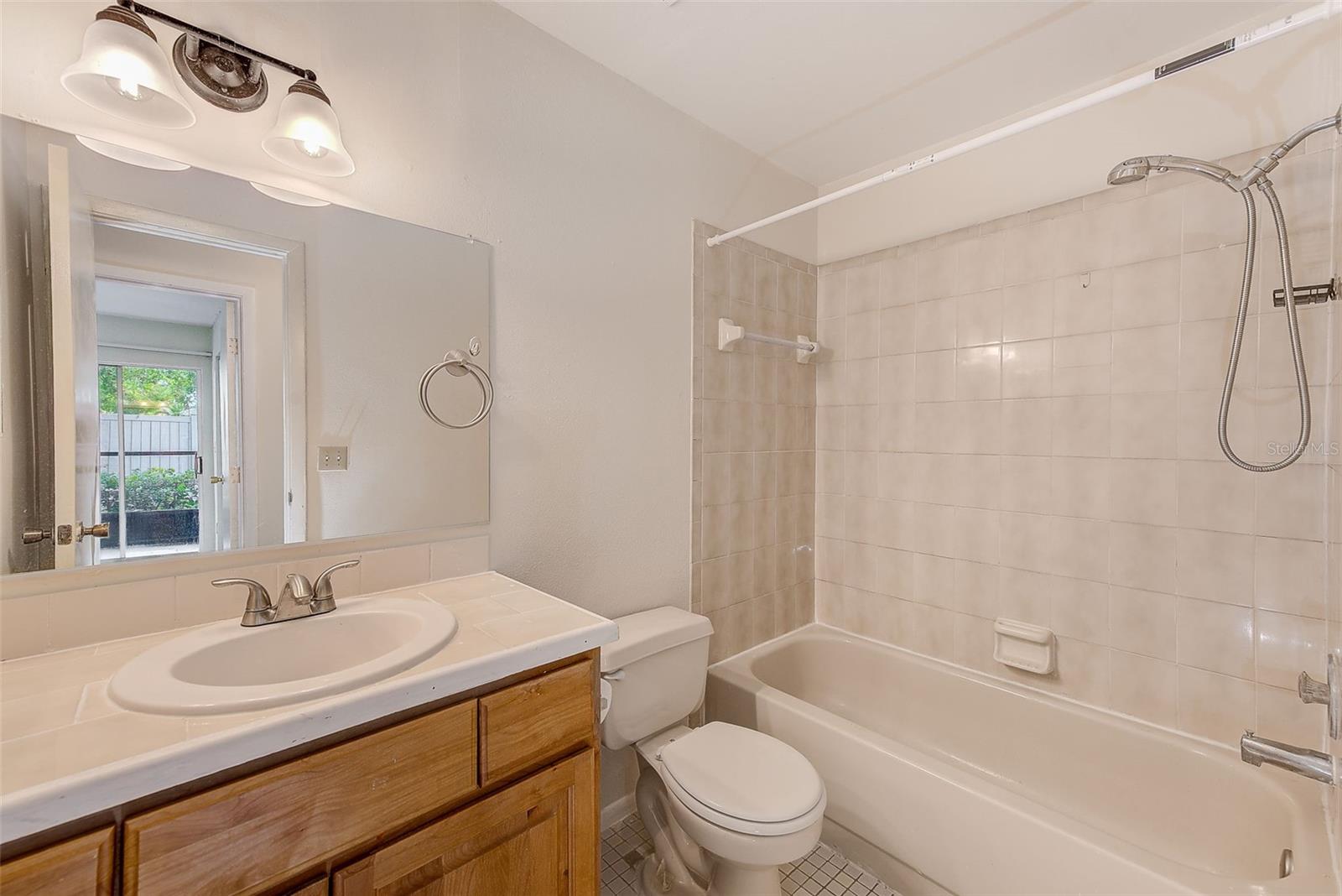 HARBOURTOWNE AT COUNTRY - Residential