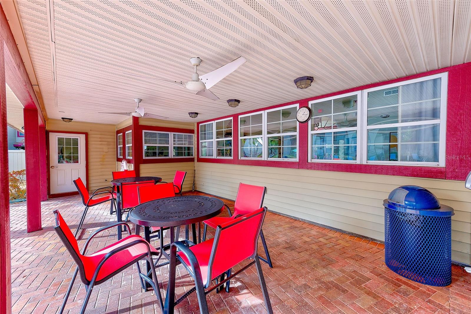 HARBOURTOWNE AT COUNTRY - Residential