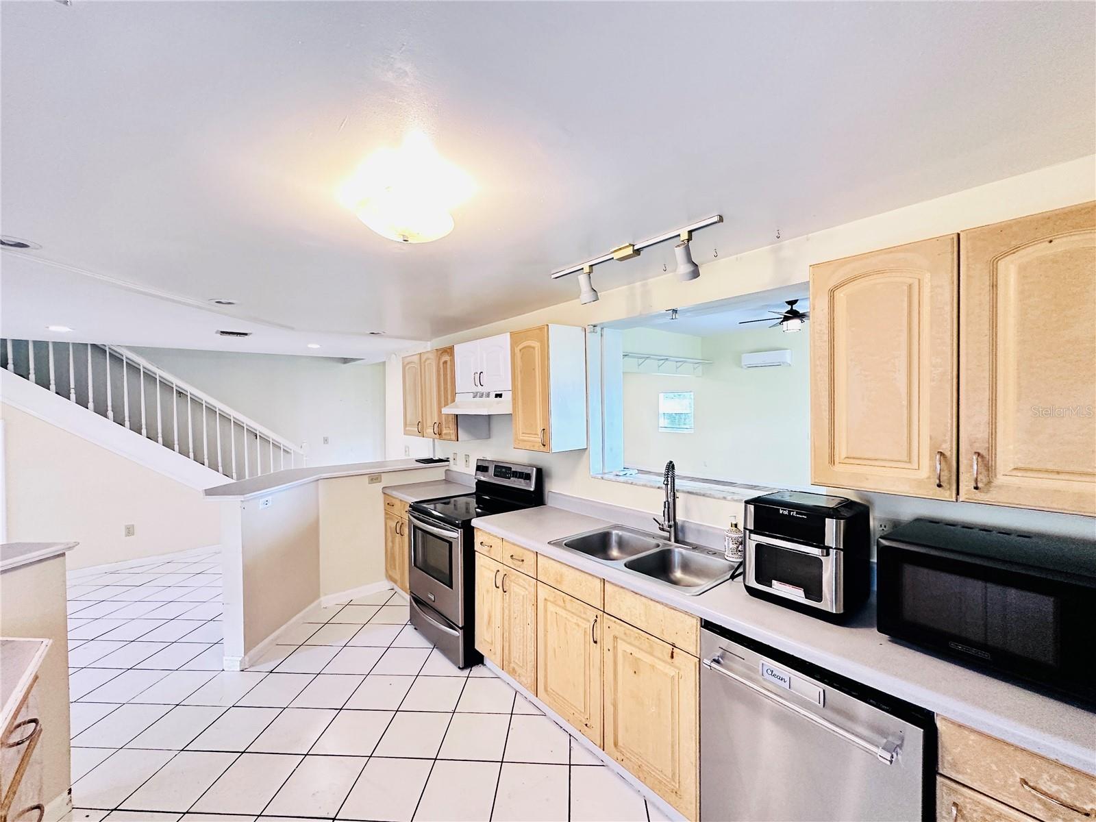 HAPPY TRAILS UNIT 3 UNREC - Residential