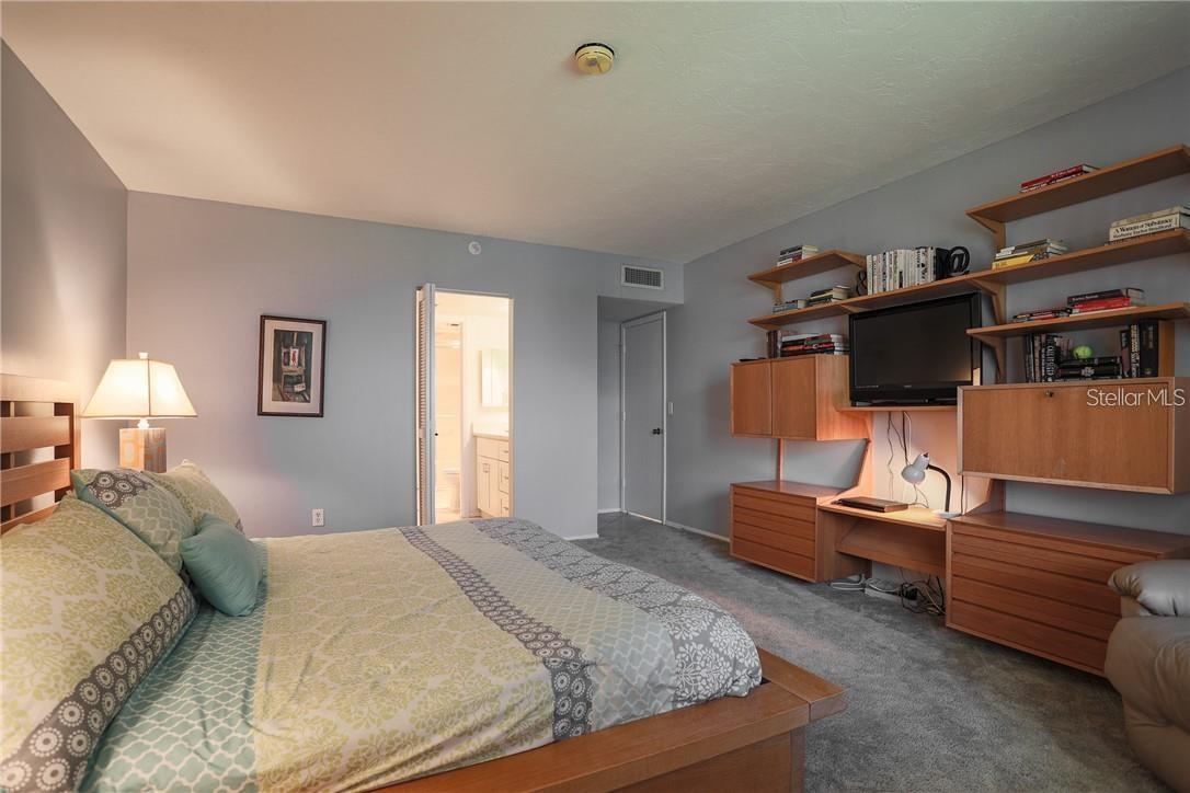 SEAPLACE VI - Residential Lease