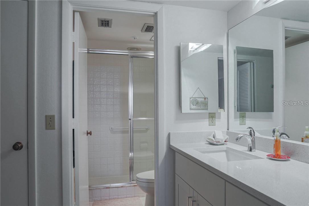 SEAPLACE VI - Residential Lease