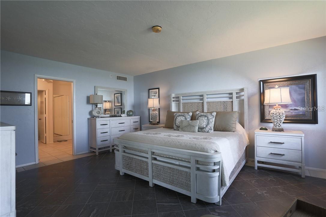 SEAPLACE VI - Residential Lease