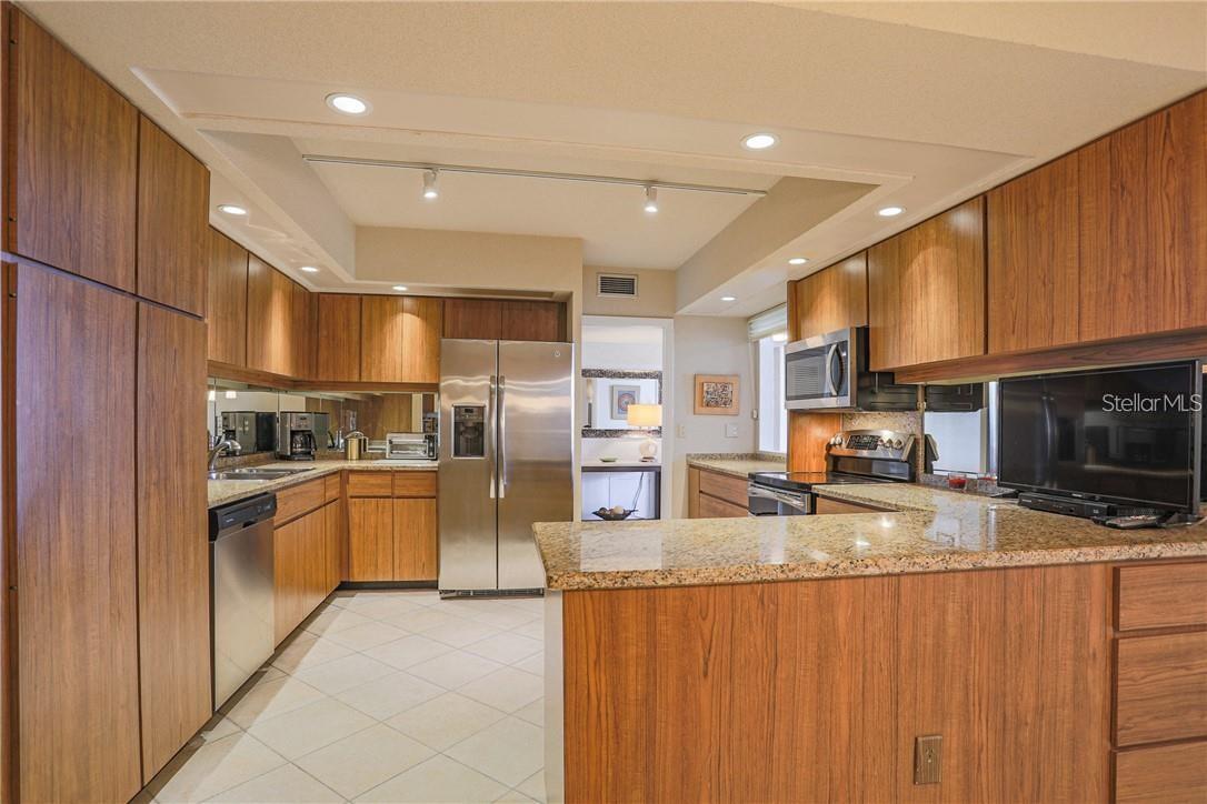 SEAPLACE VI - Residential Lease