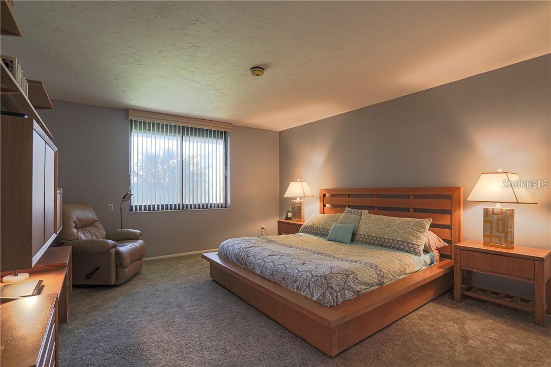 SEAPLACE VI - Residential Lease