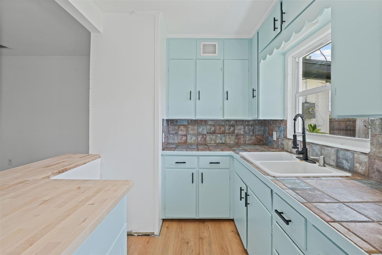 275 GARDEN ROAD