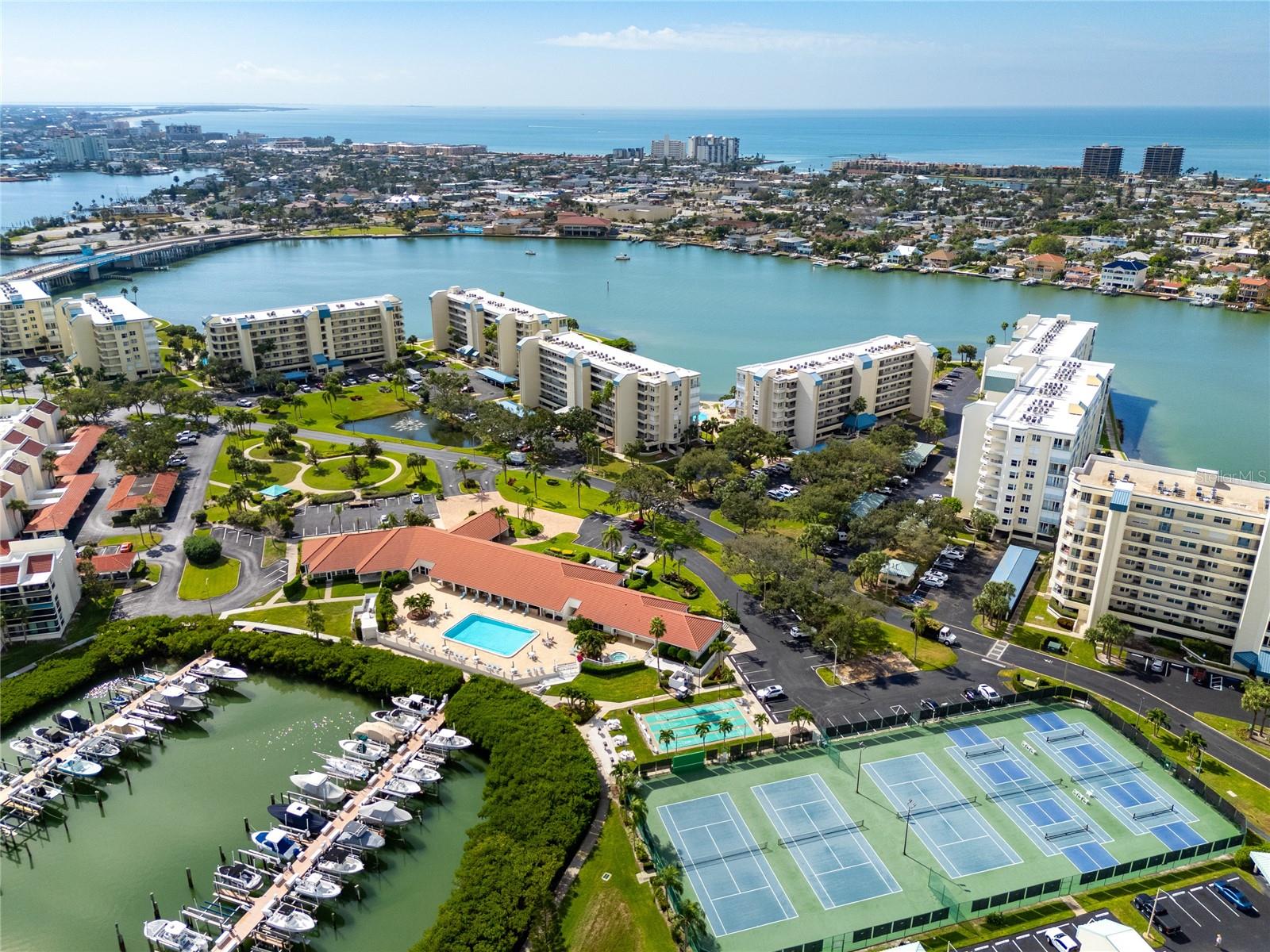 HARBOURSIDE CONDO - Residential