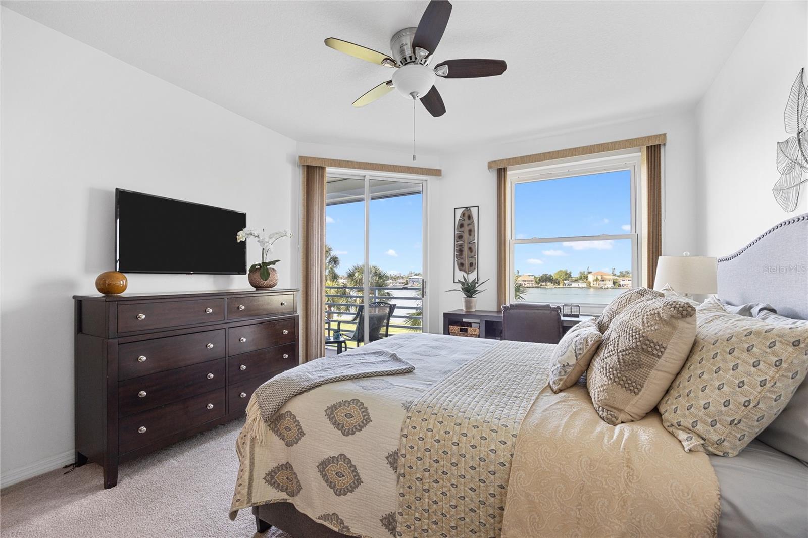 HARBOURSIDE CONDO - Residential