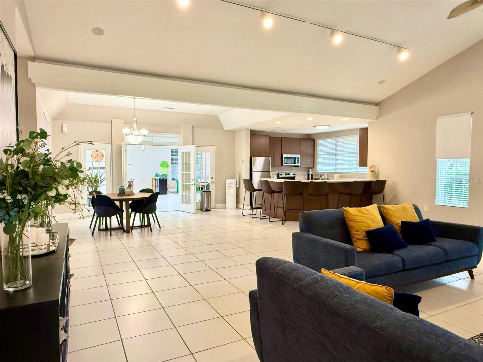 ARBORS OF SENDERA - Residential Lease