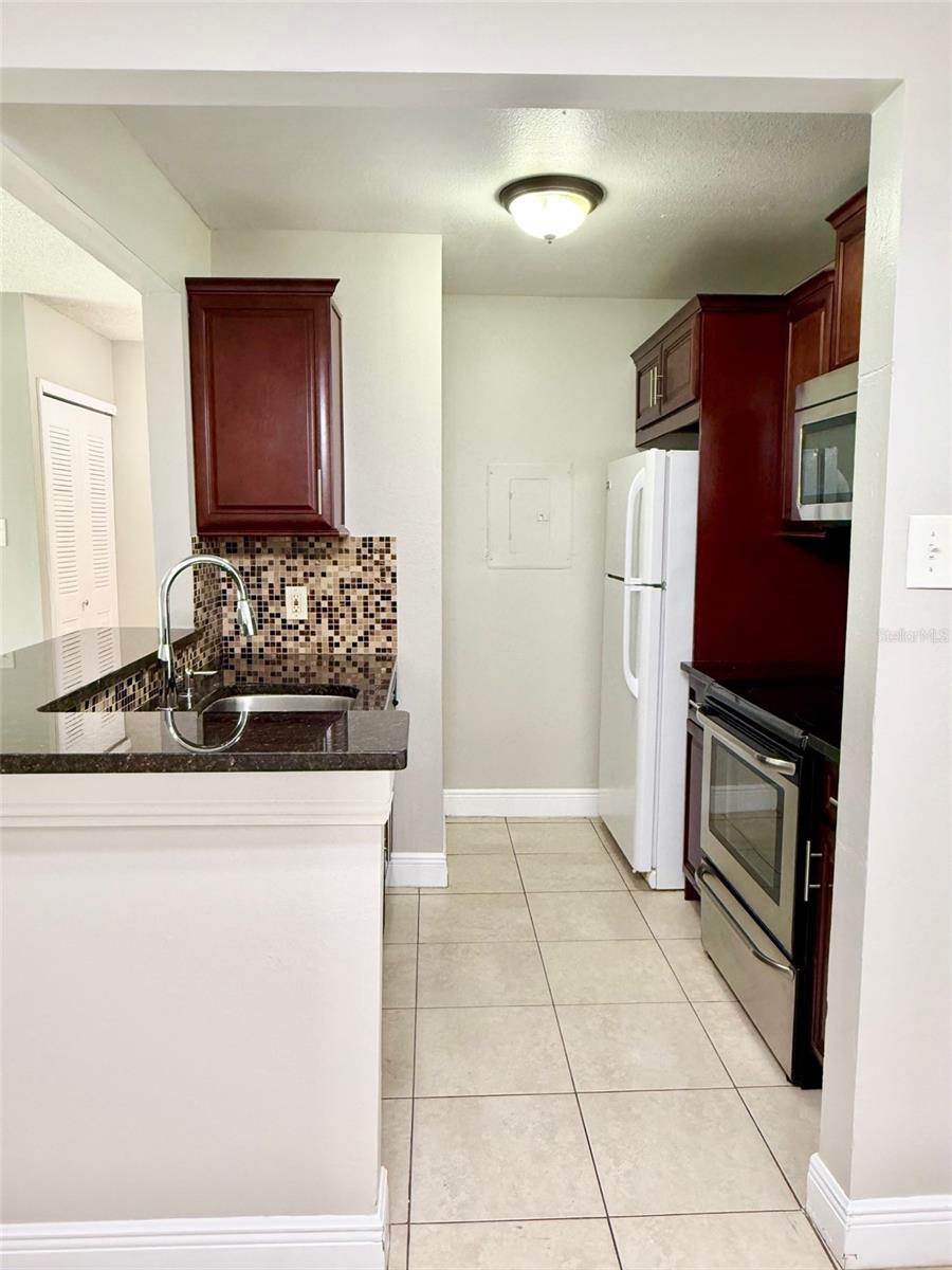 ARBORS OF SENDERA - Residential Lease