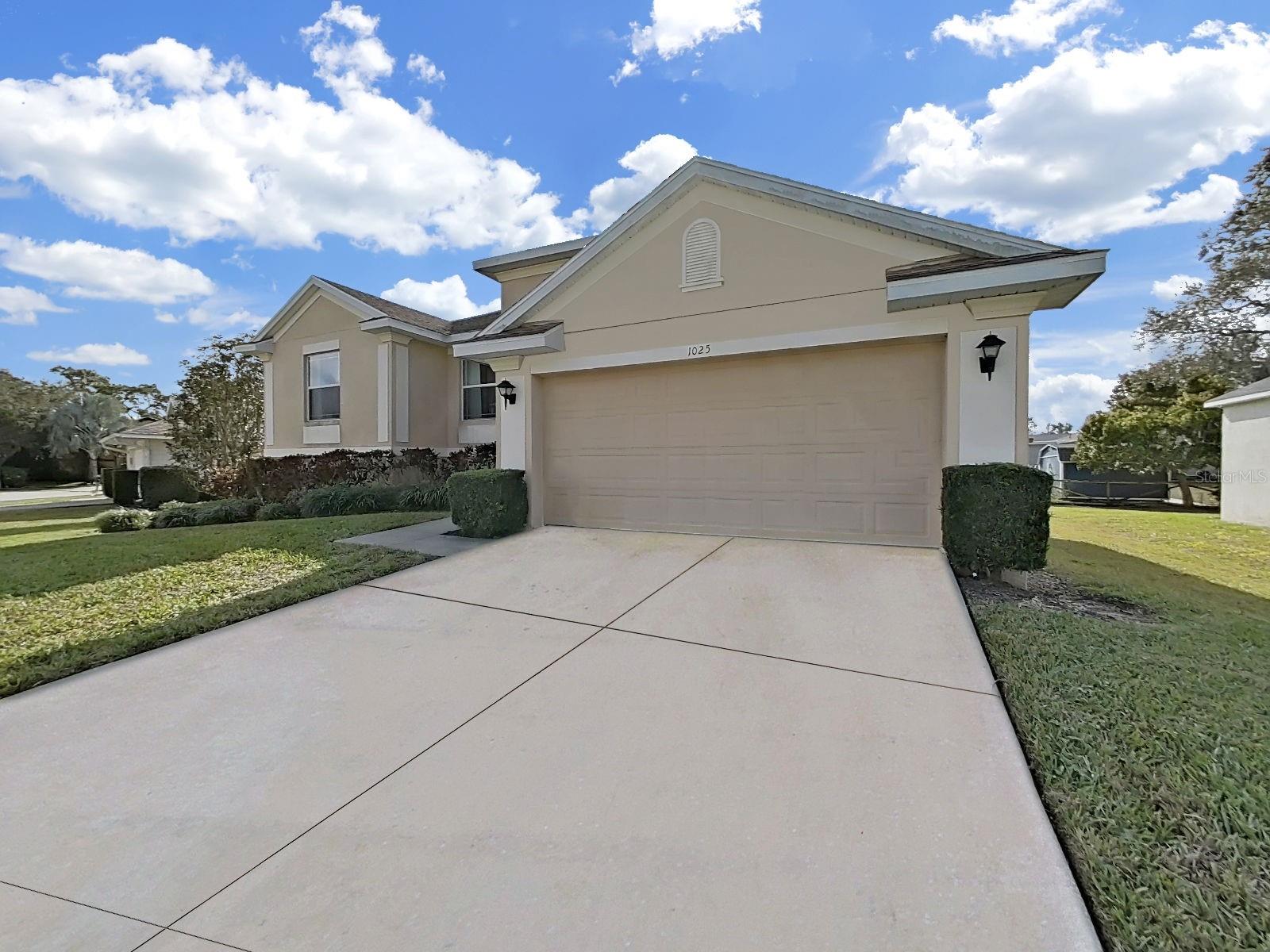 POINTE ALEXIS SOUTH - Residential