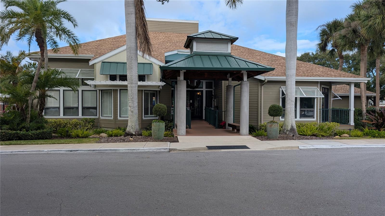 POINTE ALEXIS SOUTH - Residential